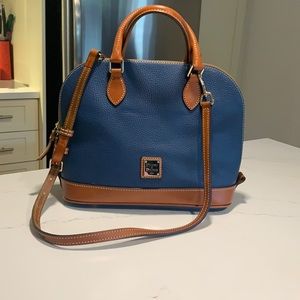 Dooney & Bourke satchel bag pristine condition